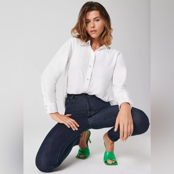 The  Yoko High Rise Slim
Denim Forum. Aritzia (Ink Blue) - Picture 5 of 10